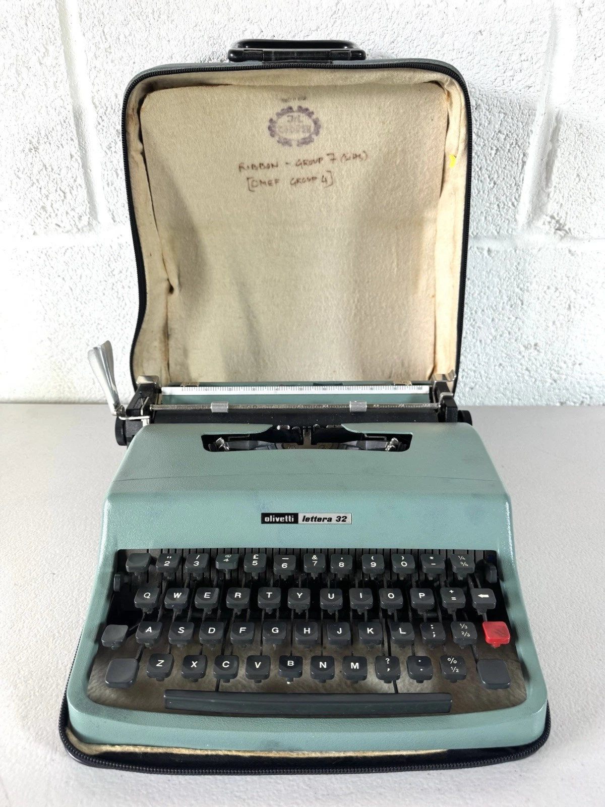 Olivetti Lettera 32 Typewriter