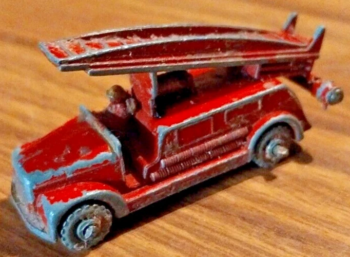 Matchbox Lesney Dennis Fire Engine 9-A, Red (1955-1957)