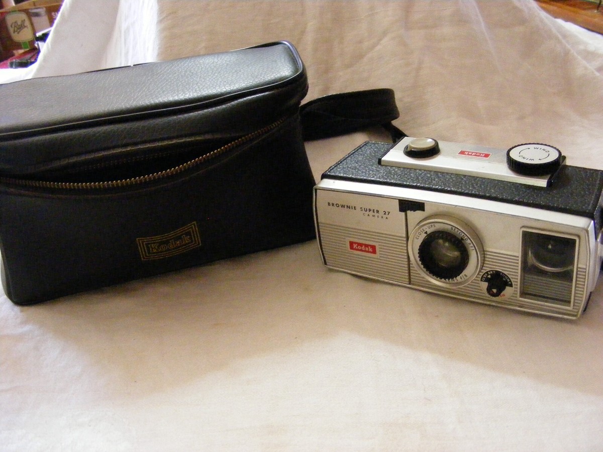 Kodak Brownie Box Camera Lot With Leather Case