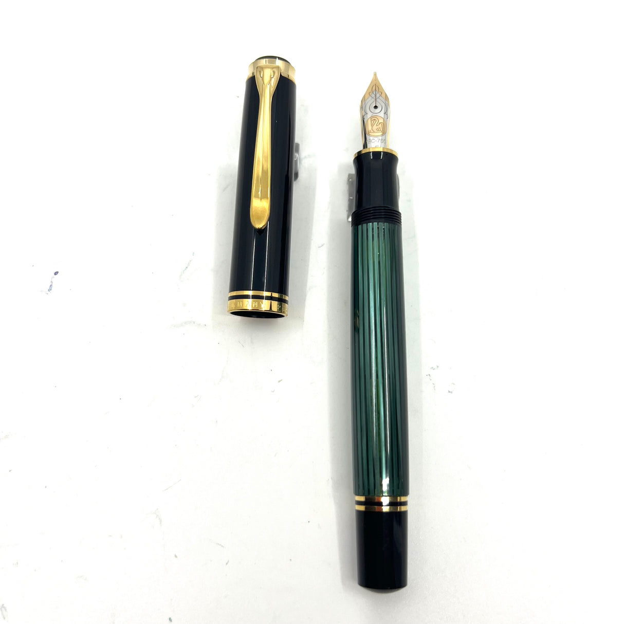 Pelikan Souveran M800 Green Striped Fountain Pen And Ballpoint Set