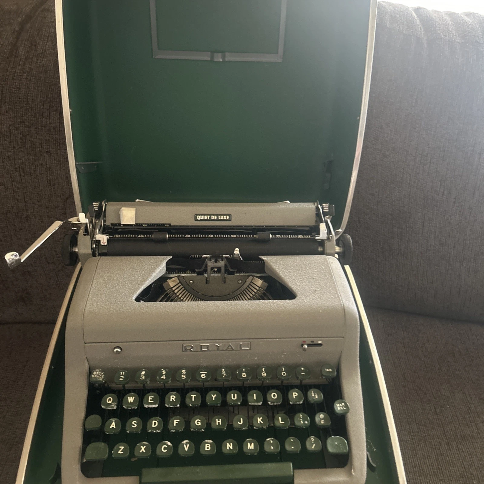 Royal Quiet De Luxe Portable Typewriter (Gray, 1948-1955)