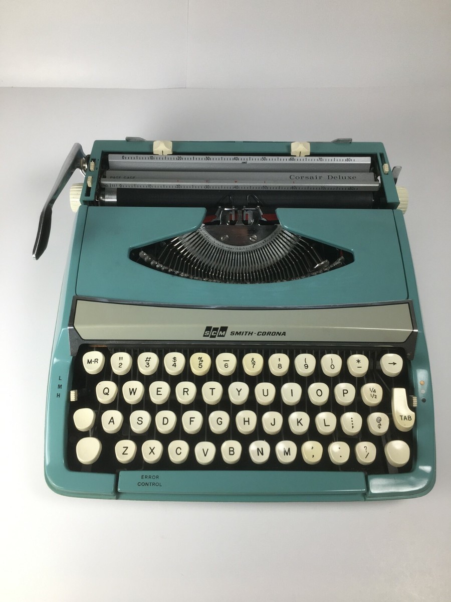 Smith-Corona SCM Corsair Deluxe Portable Typewriter