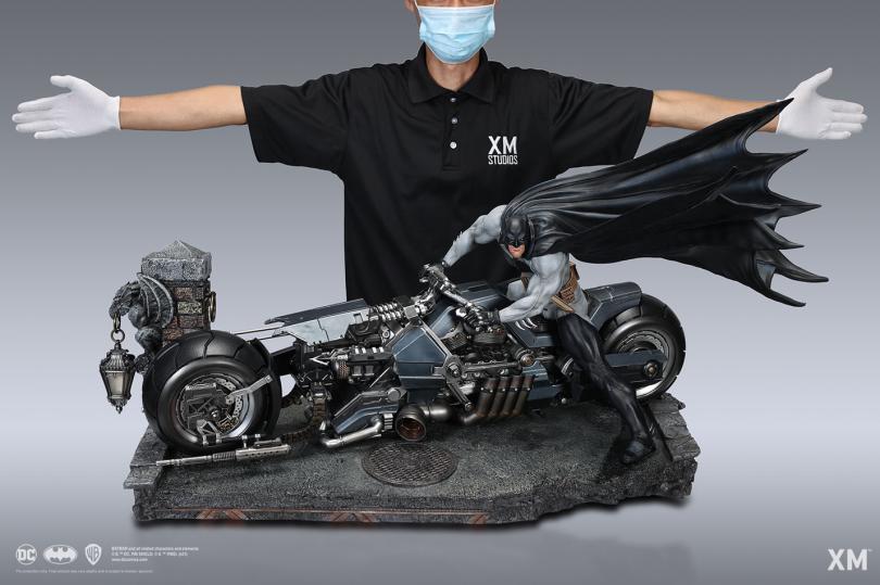 XM Studios 1/4 scale Batman White Knight Statue Batcycle