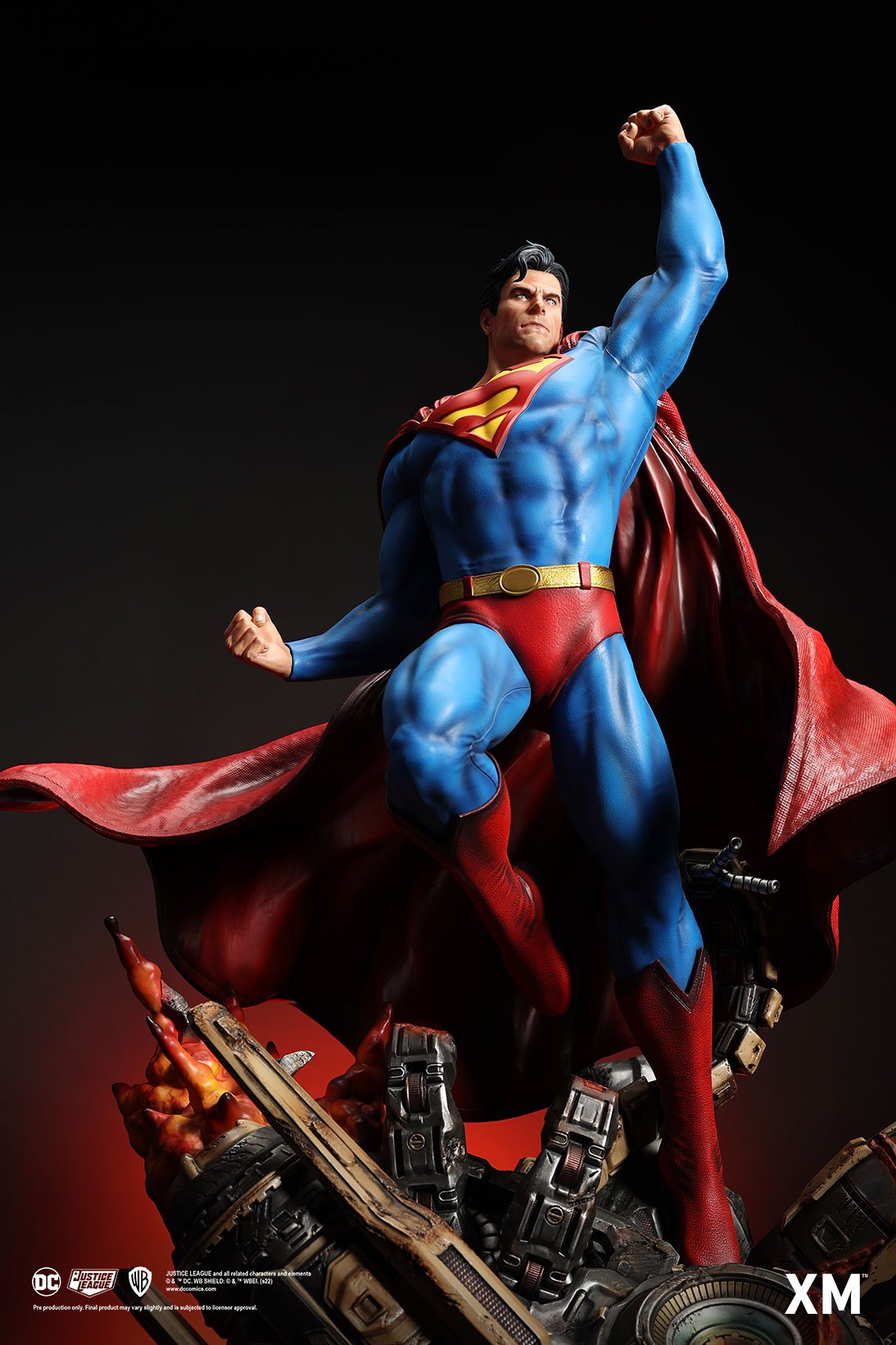 XM Studios Classic Superman (Version B) 1/4 Scale Statue
